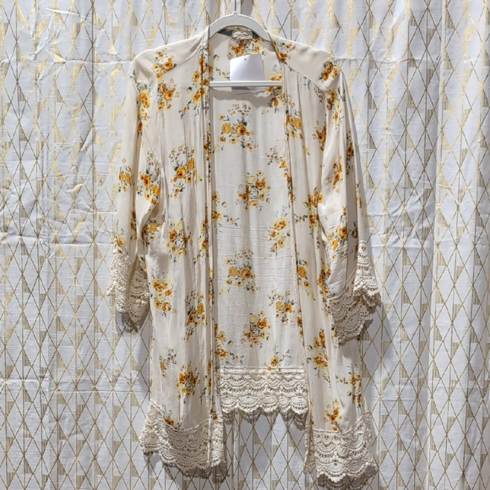 Floral Kimono with Lace Trim